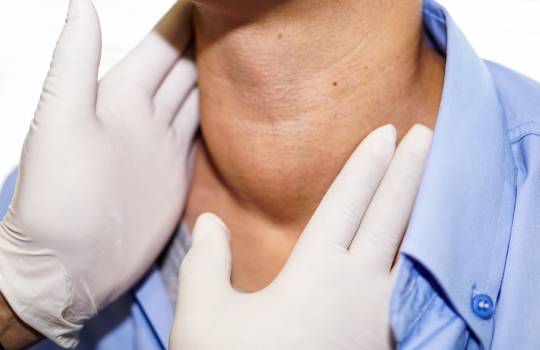 6 semne revelatoare că ai probleme cu glanda tiroidă: ce ar trebui să ții sub observație